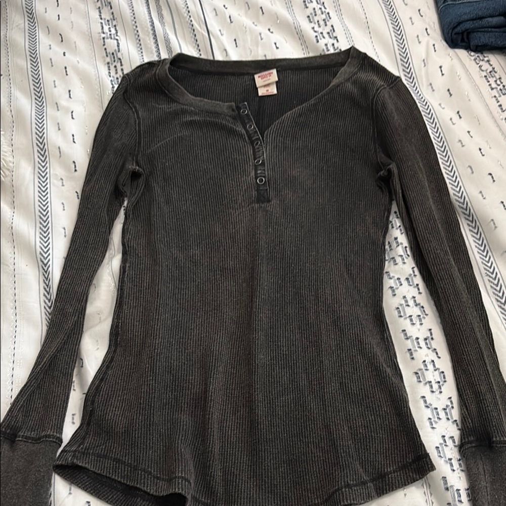 Mossimo Supply Co Gray Long Sleeve Fitted Henley Top